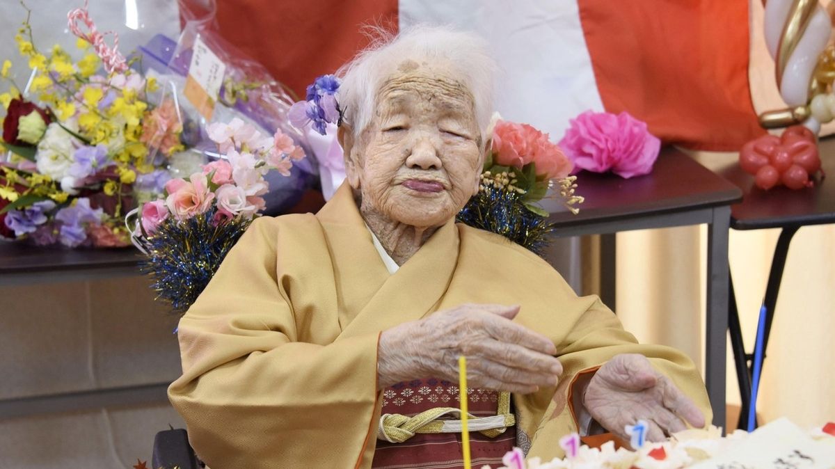 Lidí starších 100 let je v Japonsku už přes 80 tisíc